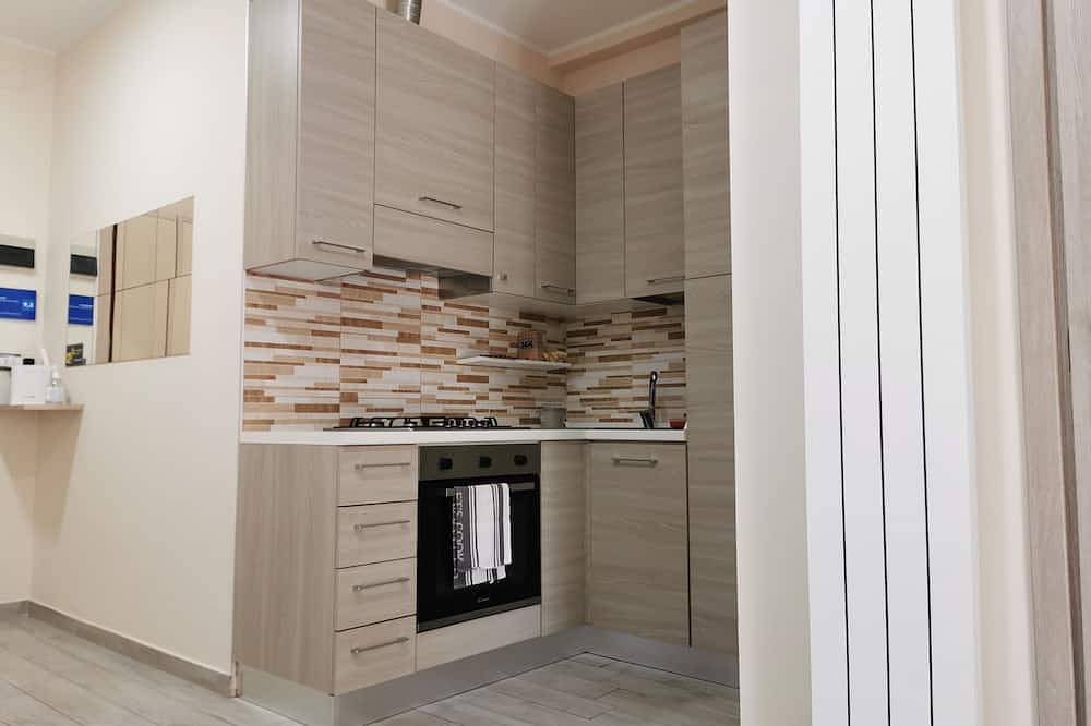 Entire apartment, Mini apartment a stone's throw from the beach with parking space in Montesilvano, Adriatic Coast Abruzzo