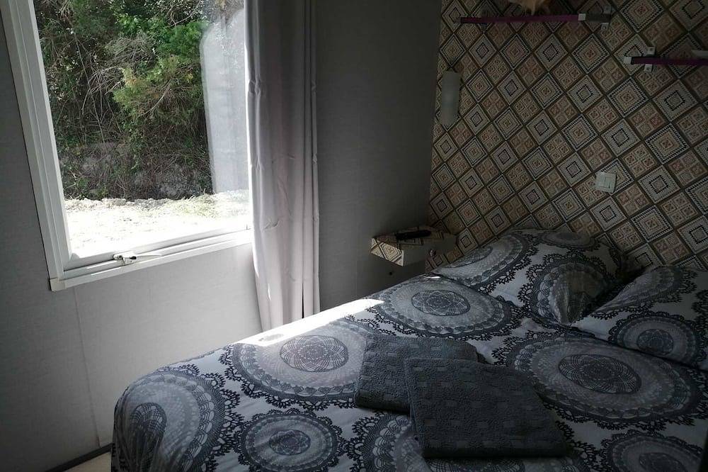 Bungalow Le Platane with private Spa in Tarascon, Arles region