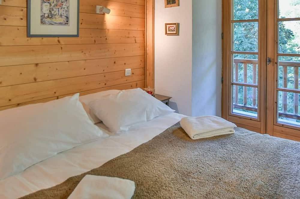 Charming Chalet for 11, Close to Slopes & Amenities in Le Grand-Bornand, Annecy region