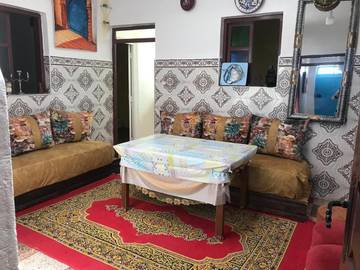 Cottage pour 12 personnes, avec terrasse dans Ouassane