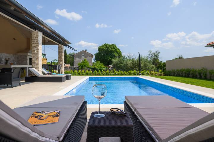 Villa für 6 Personen, mit Balkon und Garten - 1