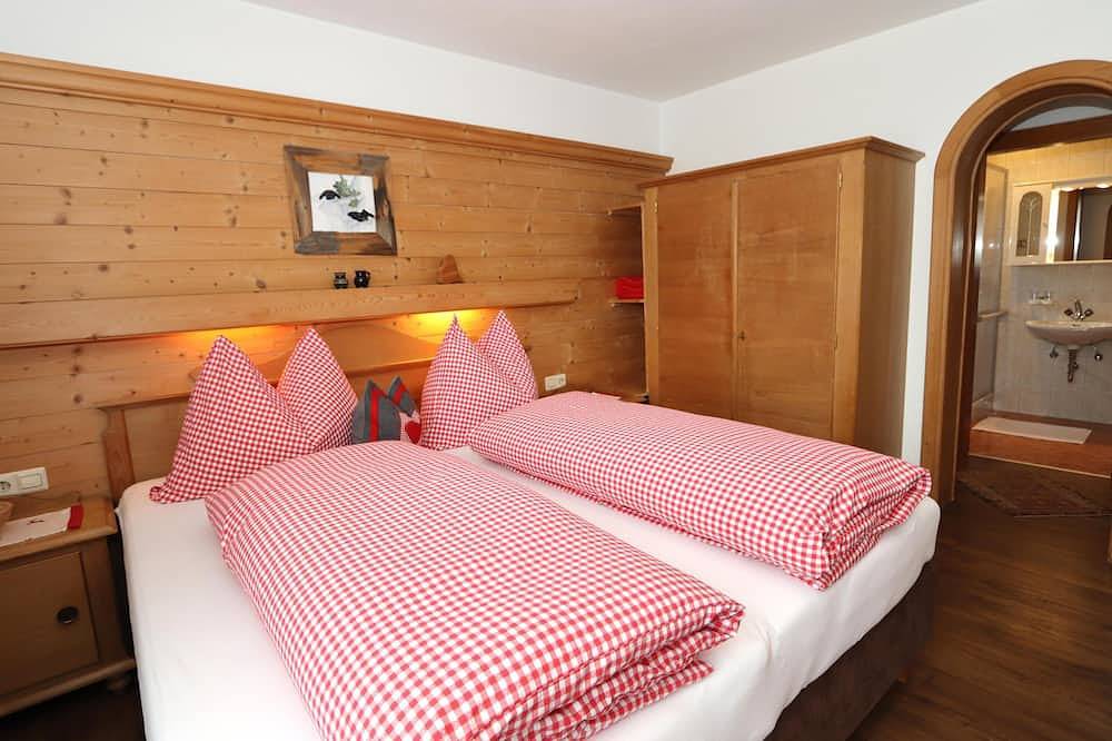 Entire apartment, Spacious apartment with a magnificent view in Gerlosberg, Ziller valley alps