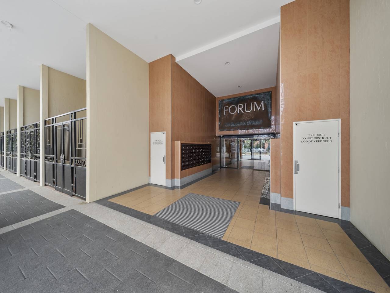 Entire apartment, Loft-Style Cbd 1-Bed with Rooftop Terrace & Bbq in North Canberra, Canberra