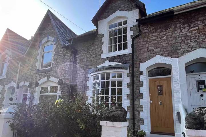 Holiday rental for 7 people, with terrace and garden, child-friendly in Torquay