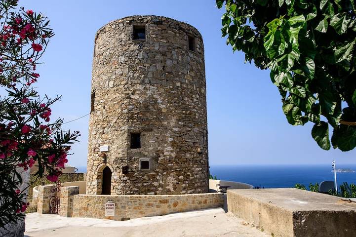 Château pour 6 personnes, avec terrasse - 1