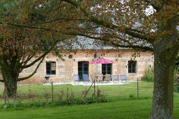 Location de vacances pour 8 personnes, avec terrasse et jardin à Cottévrard