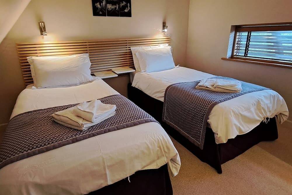 South House offers high comfort self-catering accommodation for up to 6 people, in Winchester, South Downs