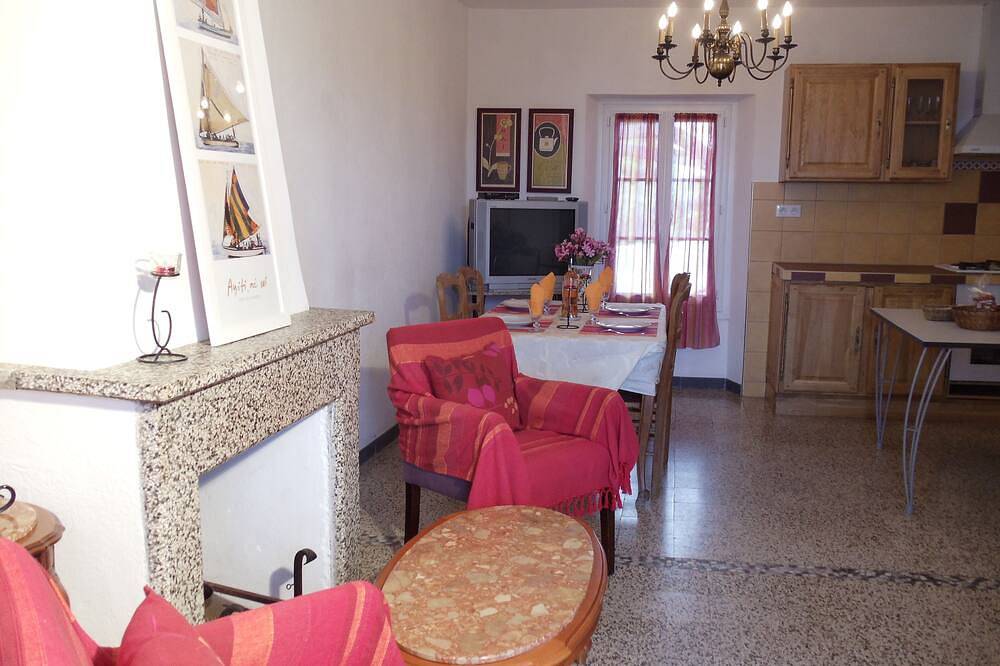 Sisco/House of character/15 Kms from Bastia in Sisco, Capo Corso