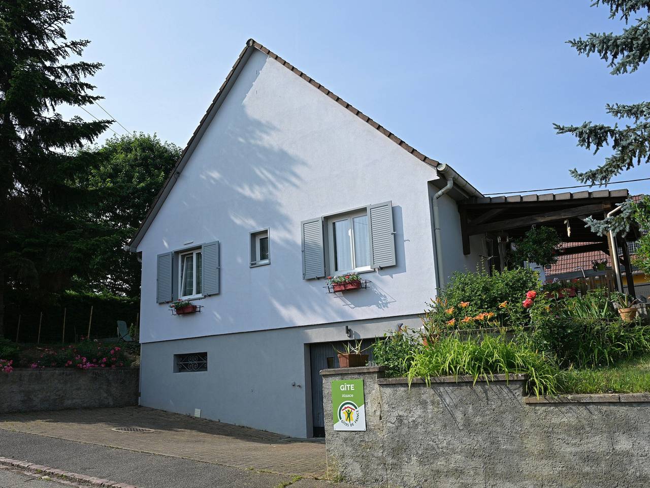 Encantadora Casa con Terraza Privada y Aparcamiento en Zellenberg in Zellenberg, Parque natural regional de los Ballons des Vosges