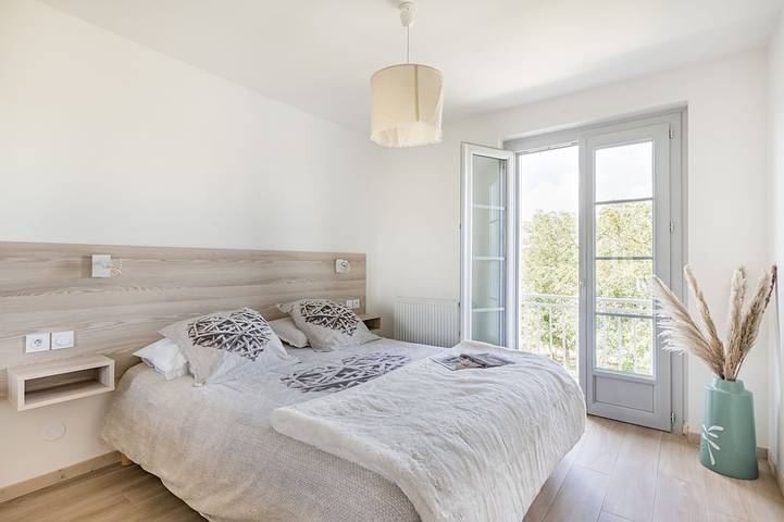 Location de vacances pour 6 personnes, avec jardin ainsi que jacuzzi et terrasse à Bilieu - 2