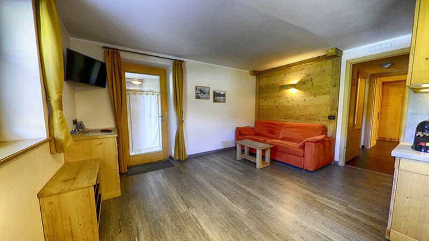 Apartamento entero, Piso Salient - Baita Cusini con vistas a la montaña, zona de spa y Wi-Fi in Teola, Livigno