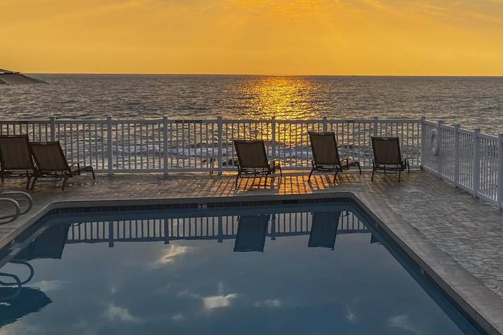 Apartamento para 4 personas, con piscina y terraza, Se admiten mascotas en Kailua-Kona