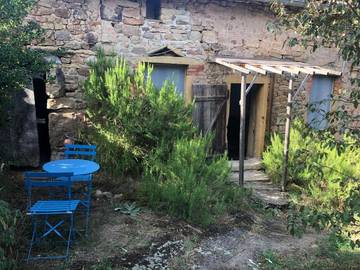 Gîte pour 5 personnes, avec terrasse et jardin dans La Vineuse sur Fregande
