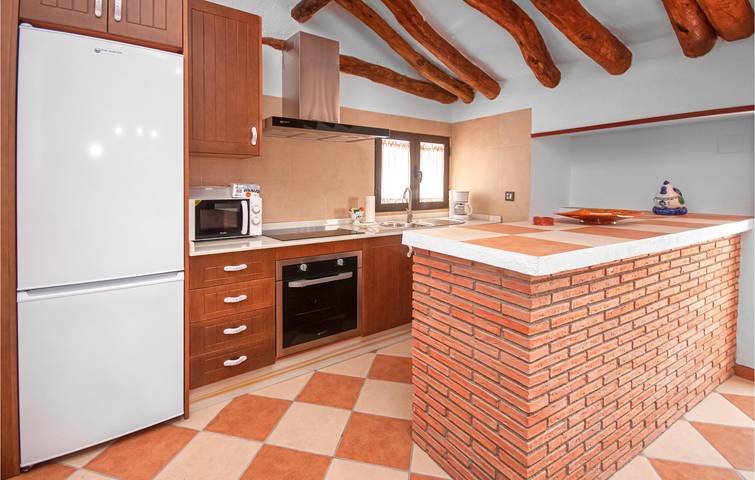 Apartamento vacacional entero, Apartamento con terraza: WiFi, aire acondicionado y parque acuático in Montefrío, Provincia de Granada
