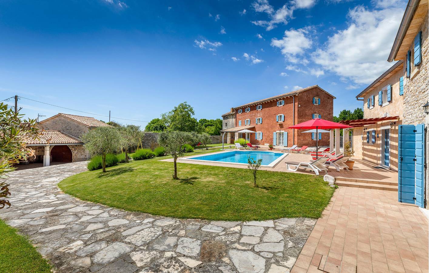 Charmantes Apartment mit Pool, WLAN und Terrasse in der Nähe des Stadtzentrums in Barban, Südküste Istrien