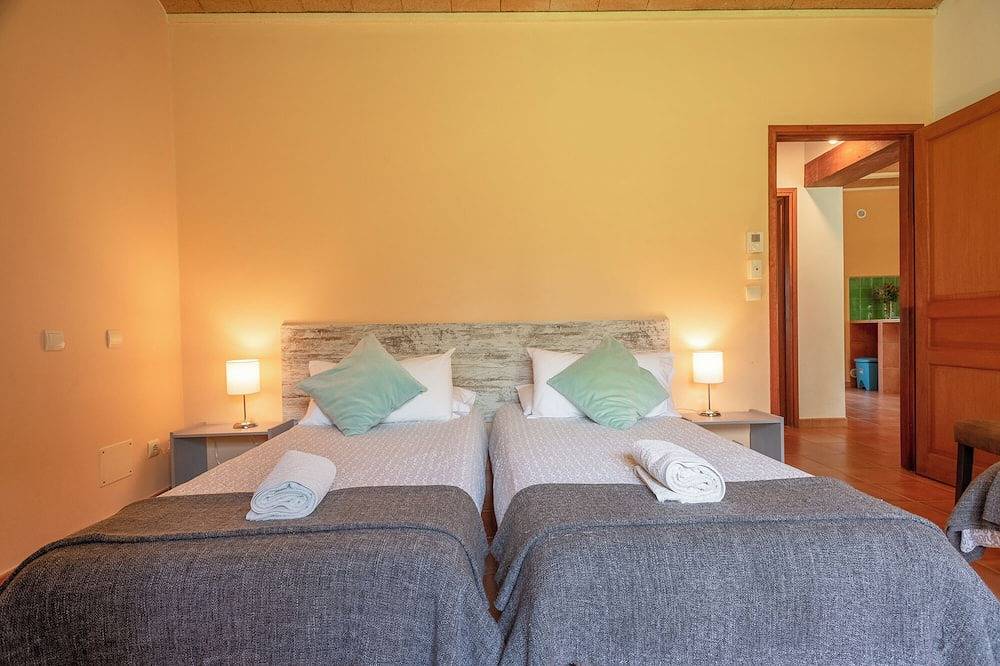 Eco country house near Costa Brava. Garden, pool and views in Lladó, Upper Empordà