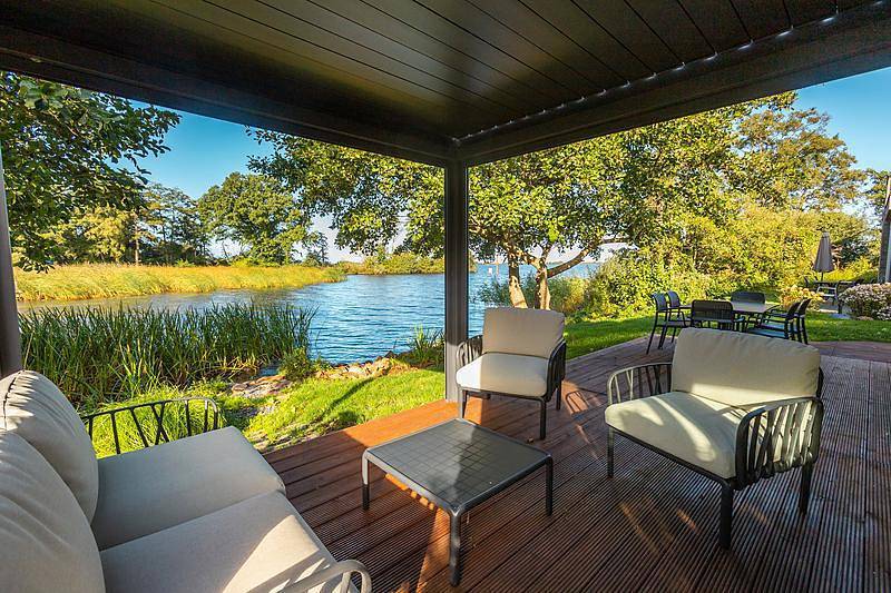 Vakantiepark De Wiedense Meren — Villa Waterrijk | 4 Personen in Nationalpark Weerribben-Wieden