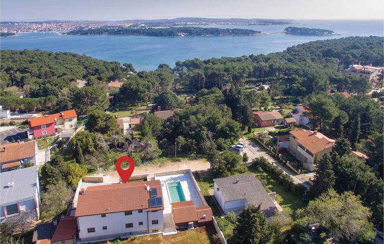 Gemütliche Ferienwohnung mit Terrasse, WLAN und Parkplatz in der Nähe des Strandes Bijela in Premantura, Südküste Istrien