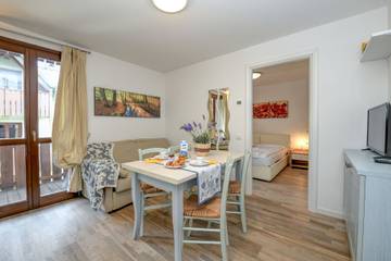 Gîte pour 4 personnes, avec sauna et balcon, animaux acceptés à Carisolo