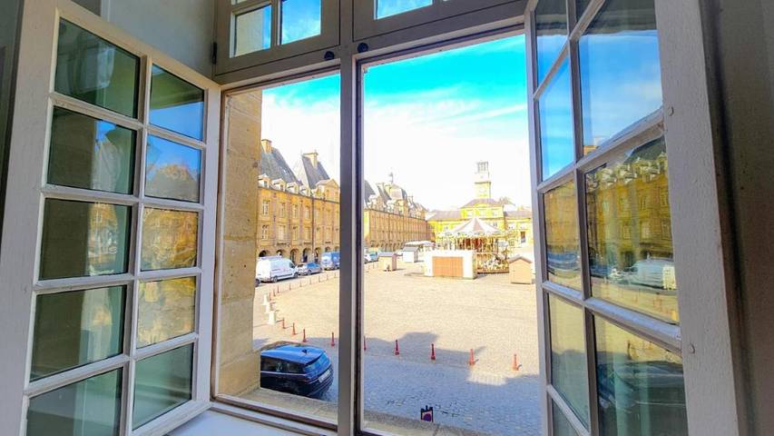 Gîte pour 6 personnes, avec vue dans Place Ducale Charleville Mezieres - 3