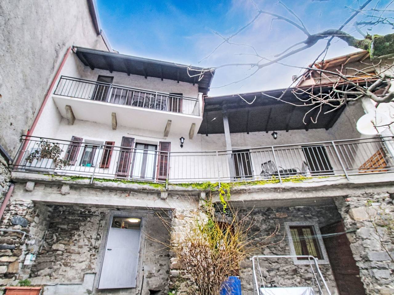 Iside in Mergozzo, Comune di Mergozzo