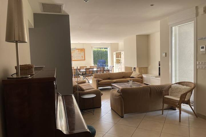 Location de vacances pour 10 personnes, avec jacuzzi et jardin, animaux acceptés à Vendargues - 3