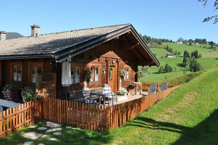 Blockhütte für 5 Personen, mit Balkon und Sauna