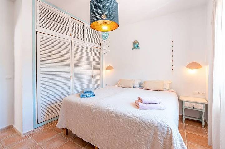 Finca mit Whirlpool für 6 Personen, mit Pool und Whirlpool sowie Garten und Terrasse auf Ibiza - 4