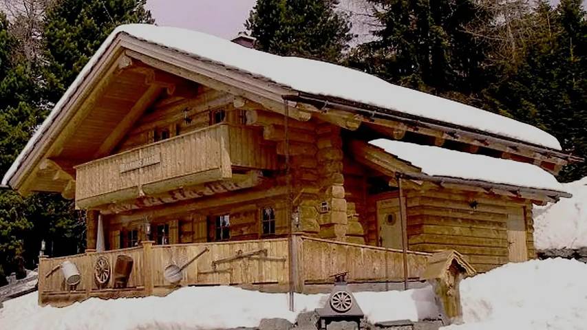 Ferienhaus für 9 Personen, mit Balkon und Sauna sowie Pool