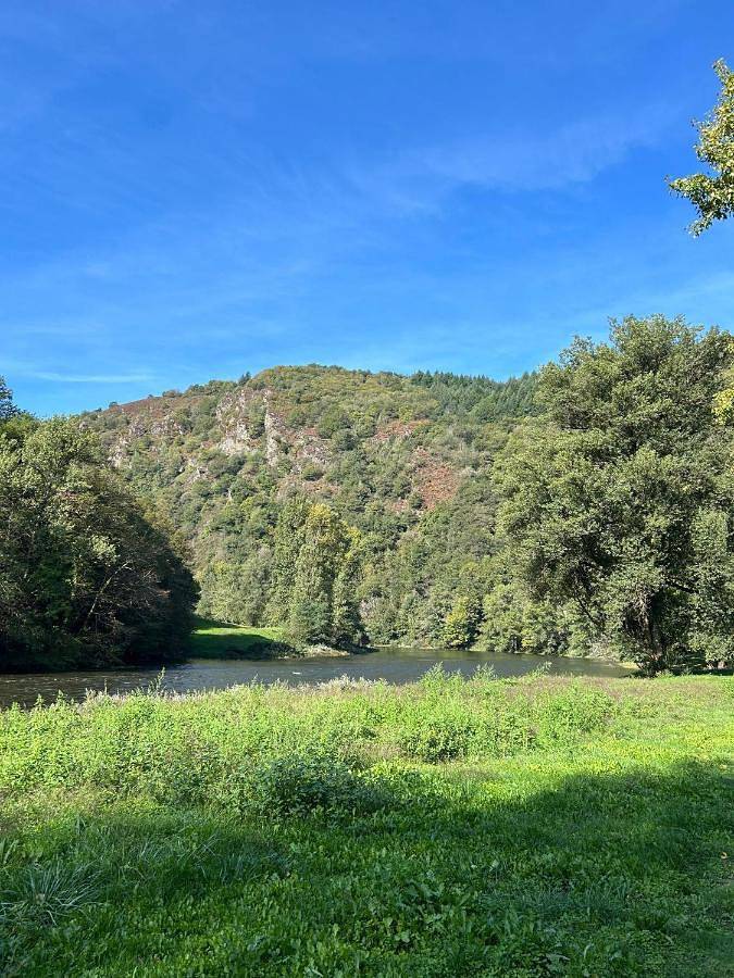 Gîte pour 3 personnes, avec vue ainsi que jardin et terrasse, animaux acceptés à Cassaniouze - 4