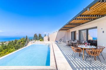 Villa for 4 People in Greece, Photo 1