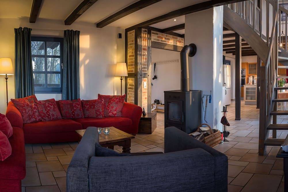 Exklusives traumhaftes 5***** Fachwerkhaus mit Sauna & Kamin u. großer Terrasse in Neverow, Dargen