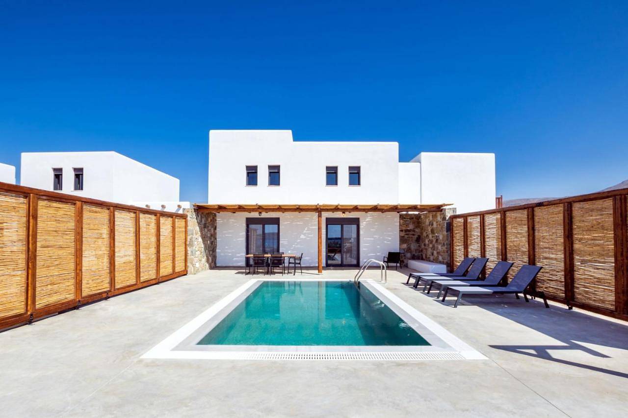 Cato Agro 2, Seafront Villa with Private Pool in Karpathos
