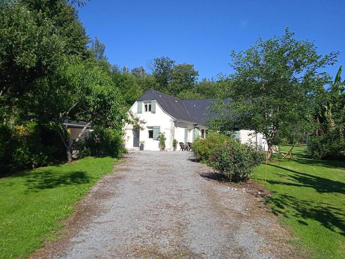 Location de vacances pour 6 personnes, avec jardin et vue à Ogeu-les-Bains - 4