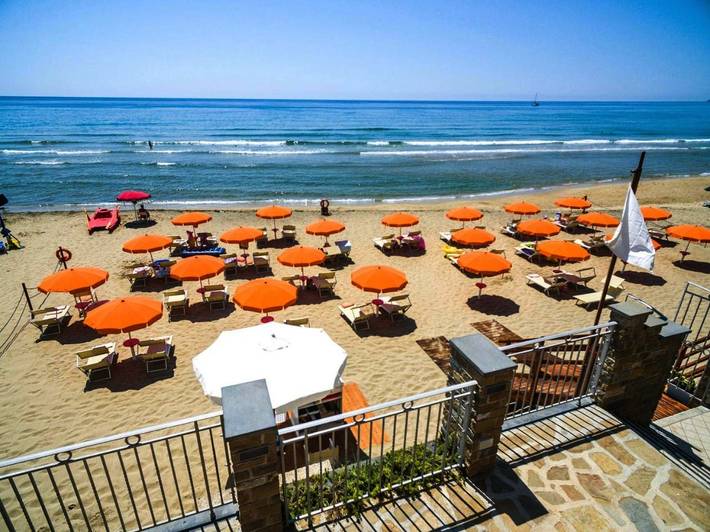Ferienhaus für 4 Personen, mit Balkon und Terrasse sowie Garten und Ausblick in San Mauro Cilento