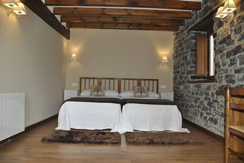 La Ribera cottage for 4 people in Lon, Camaleño