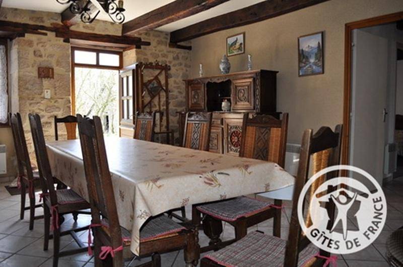 Casa rural con jardín y servicios cerca de Marcillac-la-Croisille in Marcillac-la-Croisille, Región de Tulle