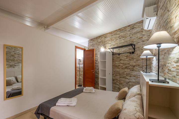 Location de vacances pour 6 personnes, avec balcon à Sant'Isidoro