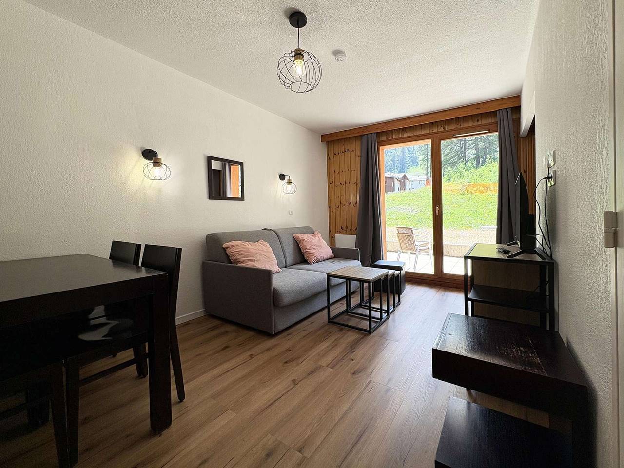Ganze Wohnung, Appartement de standing avec piscine, sauna, hammam et wifi, au pied des pistes – Les Orres 1800 in Les Orres, Nationalpark Écrins