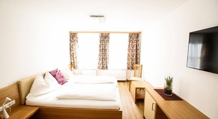 Chambre double, douche, Wc in Golling an der Salzach, Tennengau