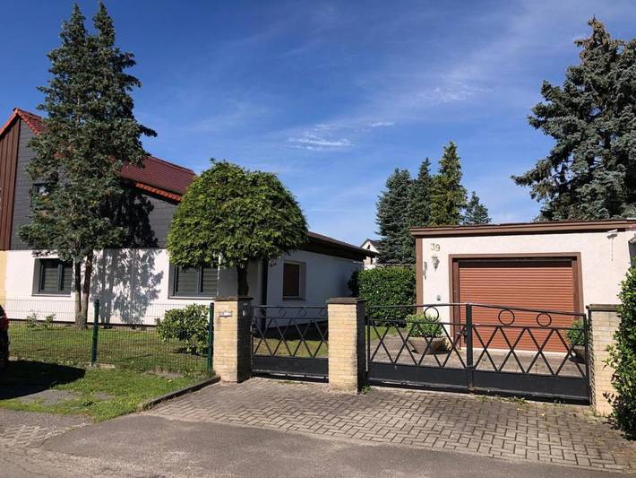 Ferienwohnung für 5 Personen, mit Terrasse und Garten in Leipziger Buchmesse