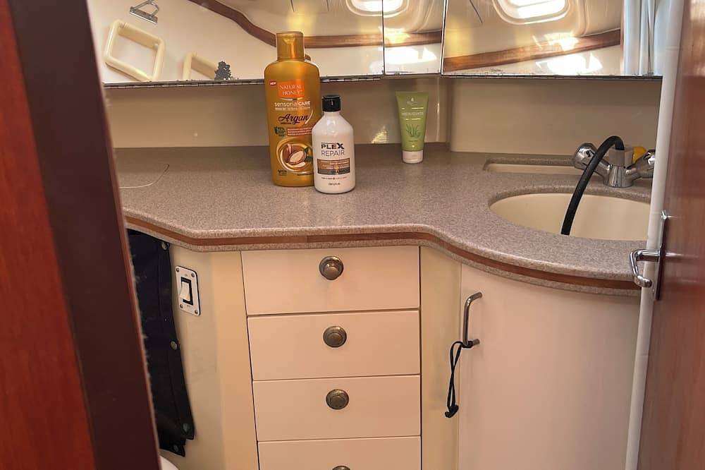 Staying on a luxury sailing yacht on the Costa Blanca in Guardamar del Segura, Costa Blanca
