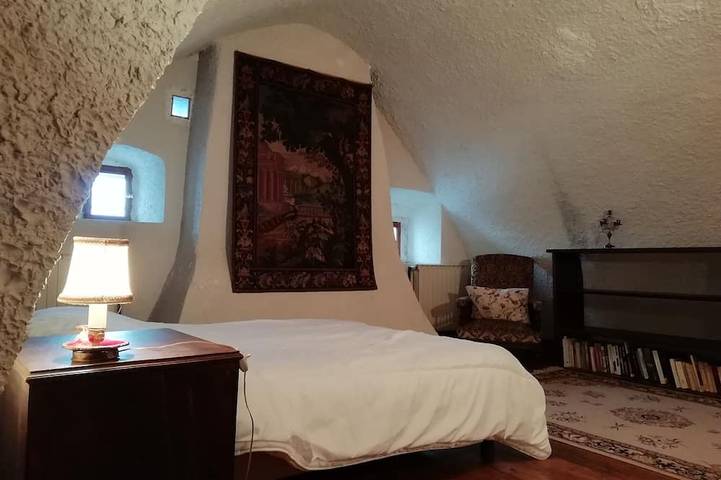 Location de vacances pour 10 personnes, avec jardin, animaux acceptés à Saint-Laurent-d'Olt - 2