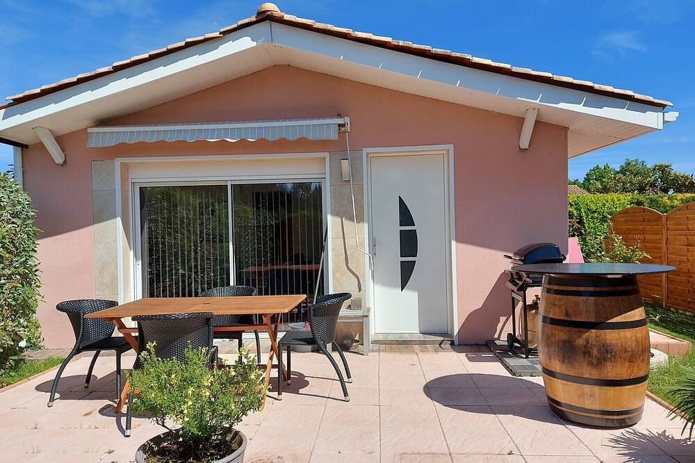 Appartement entier, Charmante maison de style industriel avec terrasse privée in Cazaux, La Teste-de-Buch