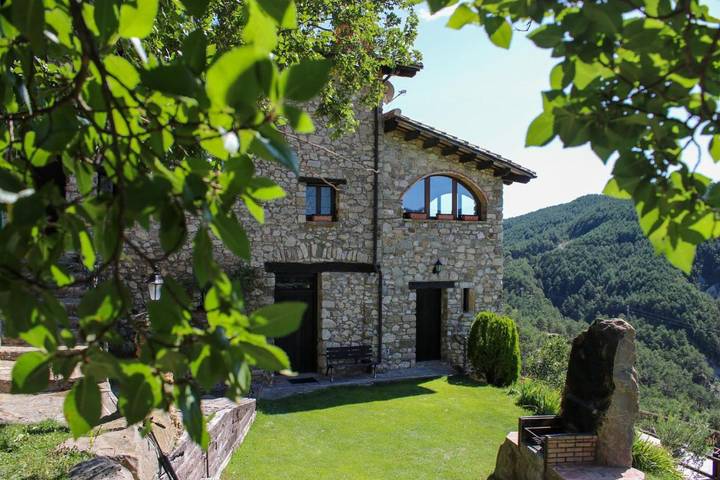 Casa rural para 11 personas, con Balcón y Terraza además de Jardín y Piscina en La Pobla de Lillet - 4