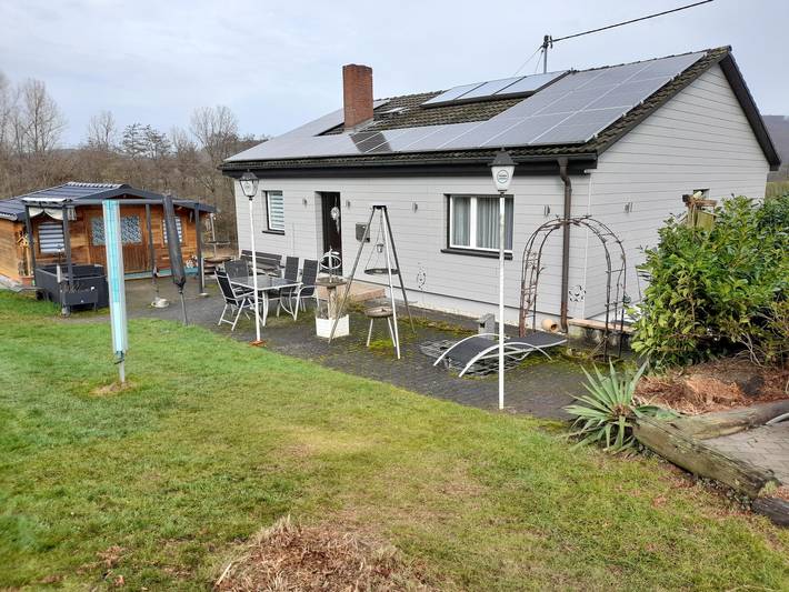 Ferienwohnung für 2 Personen, mit Garten und Ausblick in Scheuerfeld
