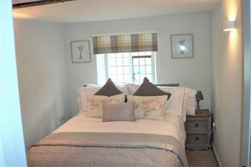 Chalet for 6 People in Fordingbridge, New Forest, Photo 3