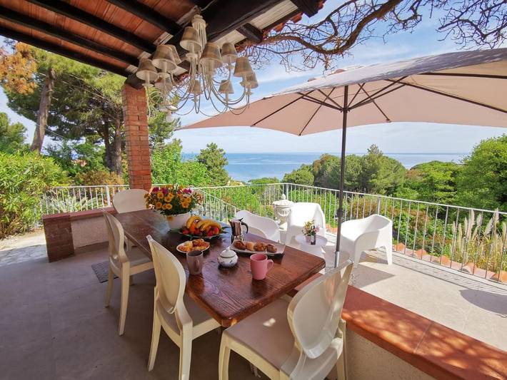 Maison de vacances pour 8 personnes, avec Balcon et Terrasse ainsi que Jardin et Vue à Sant'Andrea