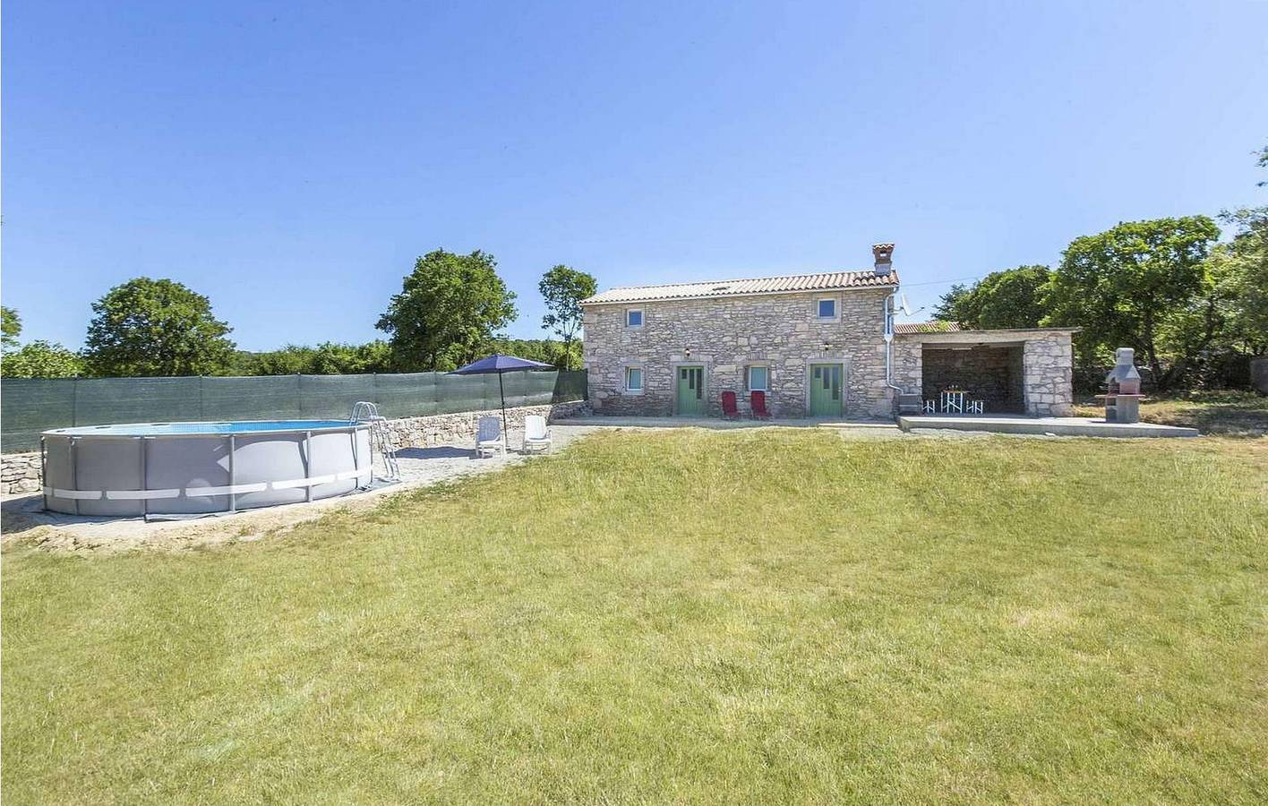 Geräumige 110 m² große Wohnung mit Pool, Terrasse und Parkplatz in Labin, Ostküste Istrien