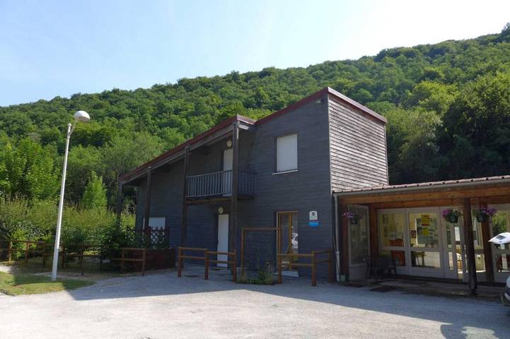 Location de vacances pour 6 personnes, avec jardin dans Froncles